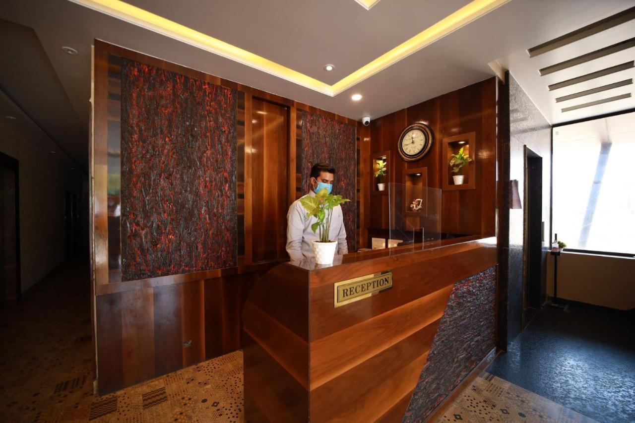 Hotel Neerja Inn Джапур Экстерьер фото